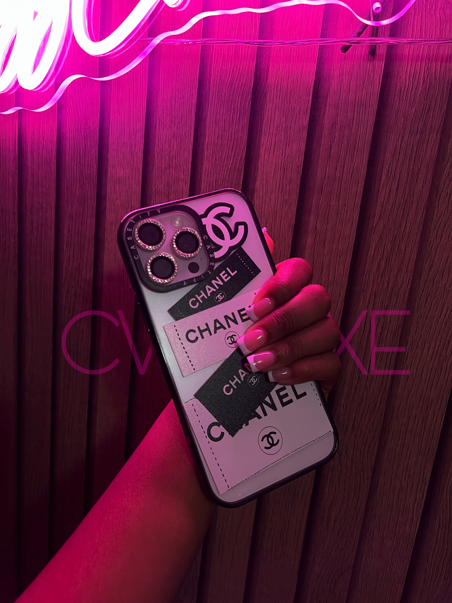 classy Black & White Luxe case (Preorder)